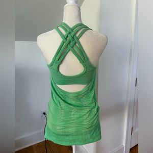 Athleta M Strappy breezy workout tank with sports bra